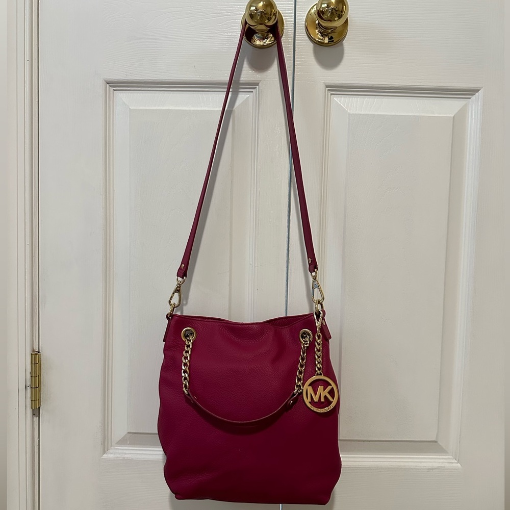Michael Kors Women's Jet Set Genuine Lether Lain
Shoulder Bag Red/ Rose Pink - Picture 4 of 17